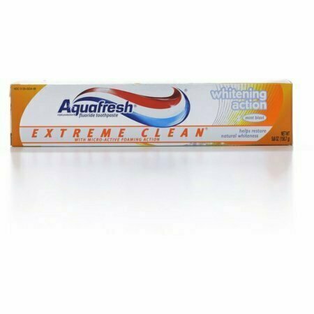 Aquafresh Extreme Clean Fluoride Toothpaste, Whitening Action 5.60 oz 